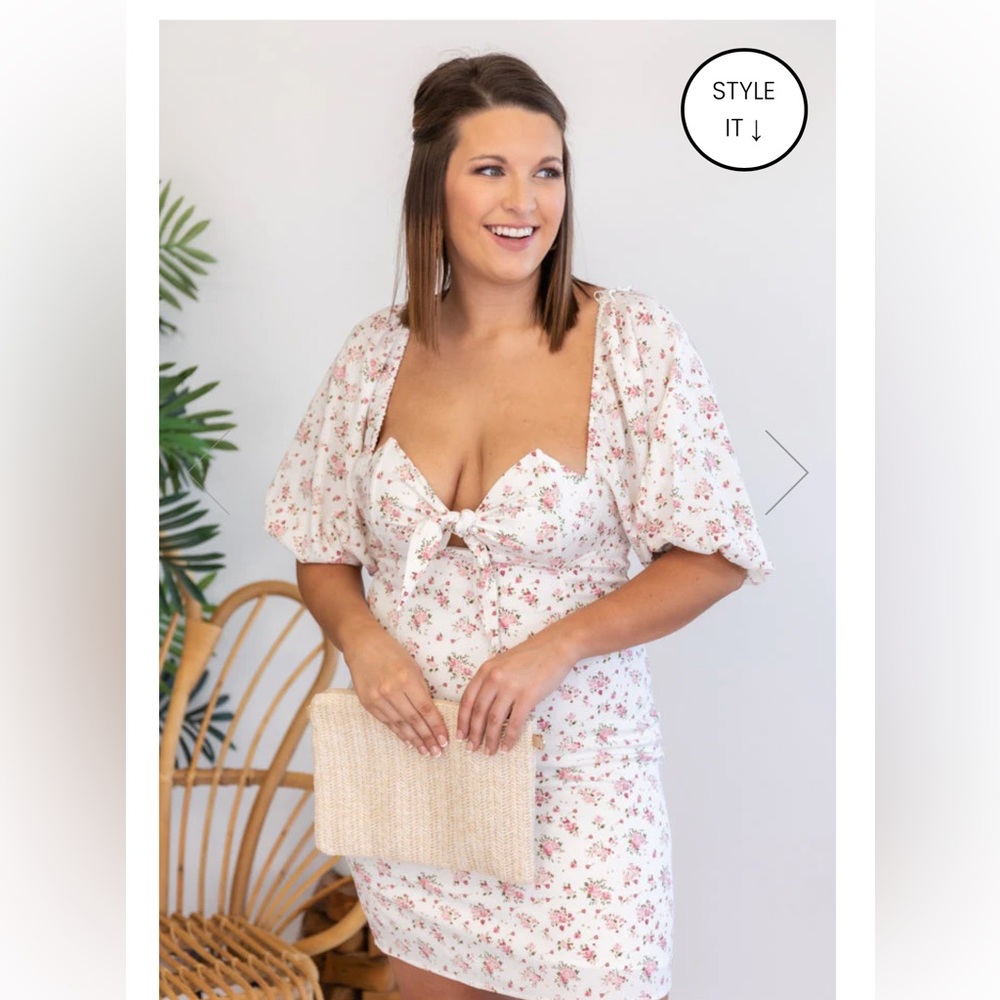 PINK LILY BRAND NEW DRESS- L